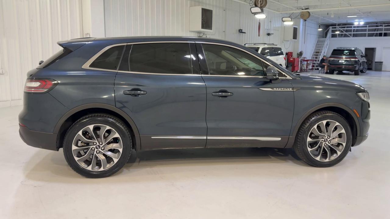 2022 Lincoln Nautilus Reserve