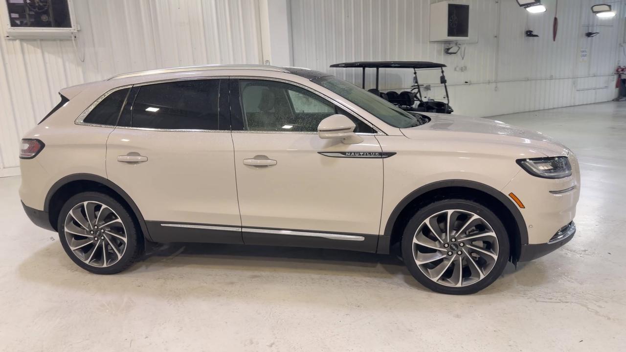 2022 Lincoln Nautilus Reserve