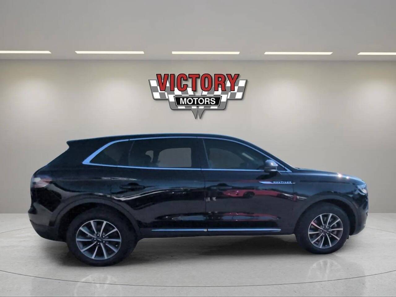 2022 Lincoln Nautilus Standard 4dr SUV Chesterfield MI