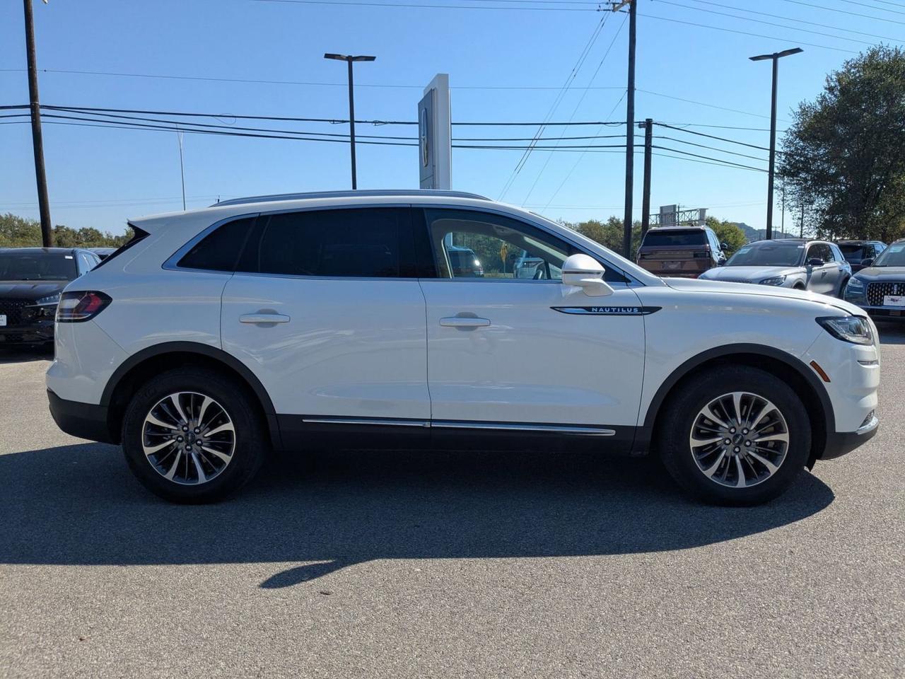 2022 Lincoln Nautilus Standard