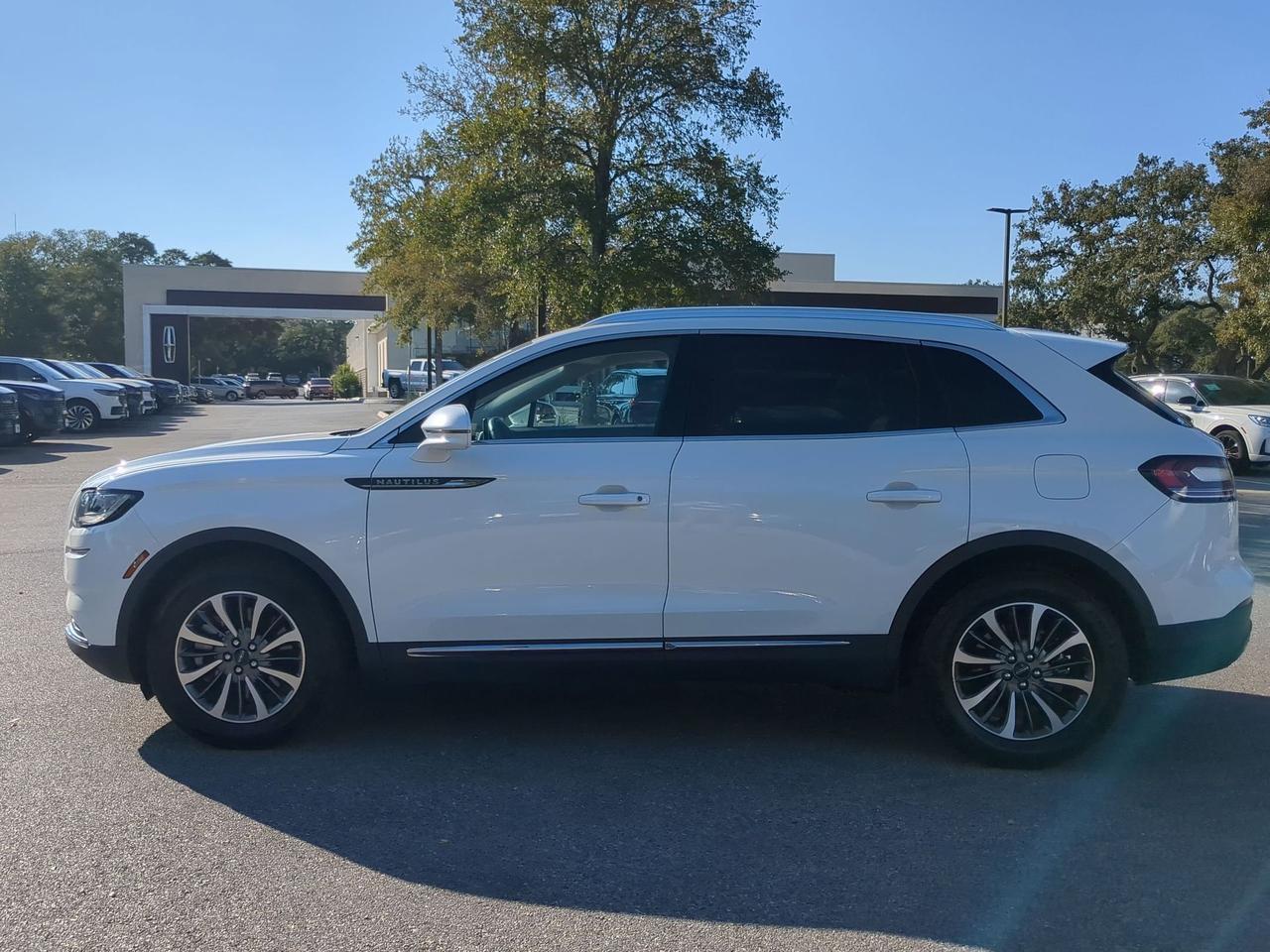 2022 Lincoln Nautilus Standard