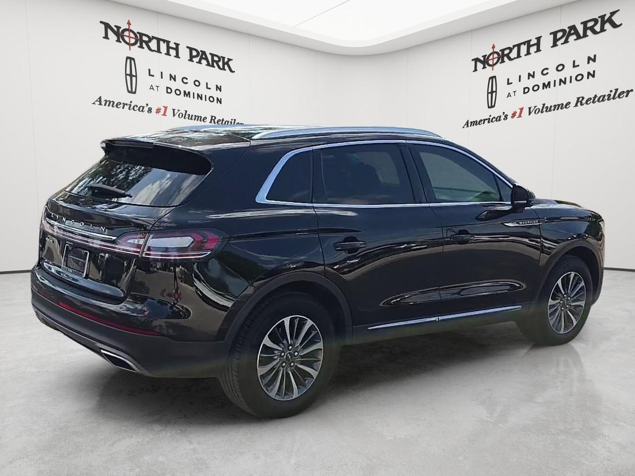 2022 Lincoln Nautilus Standard