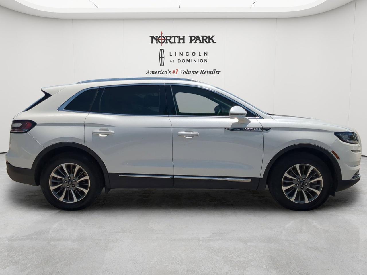 2022 Lincoln Nautilus Standard