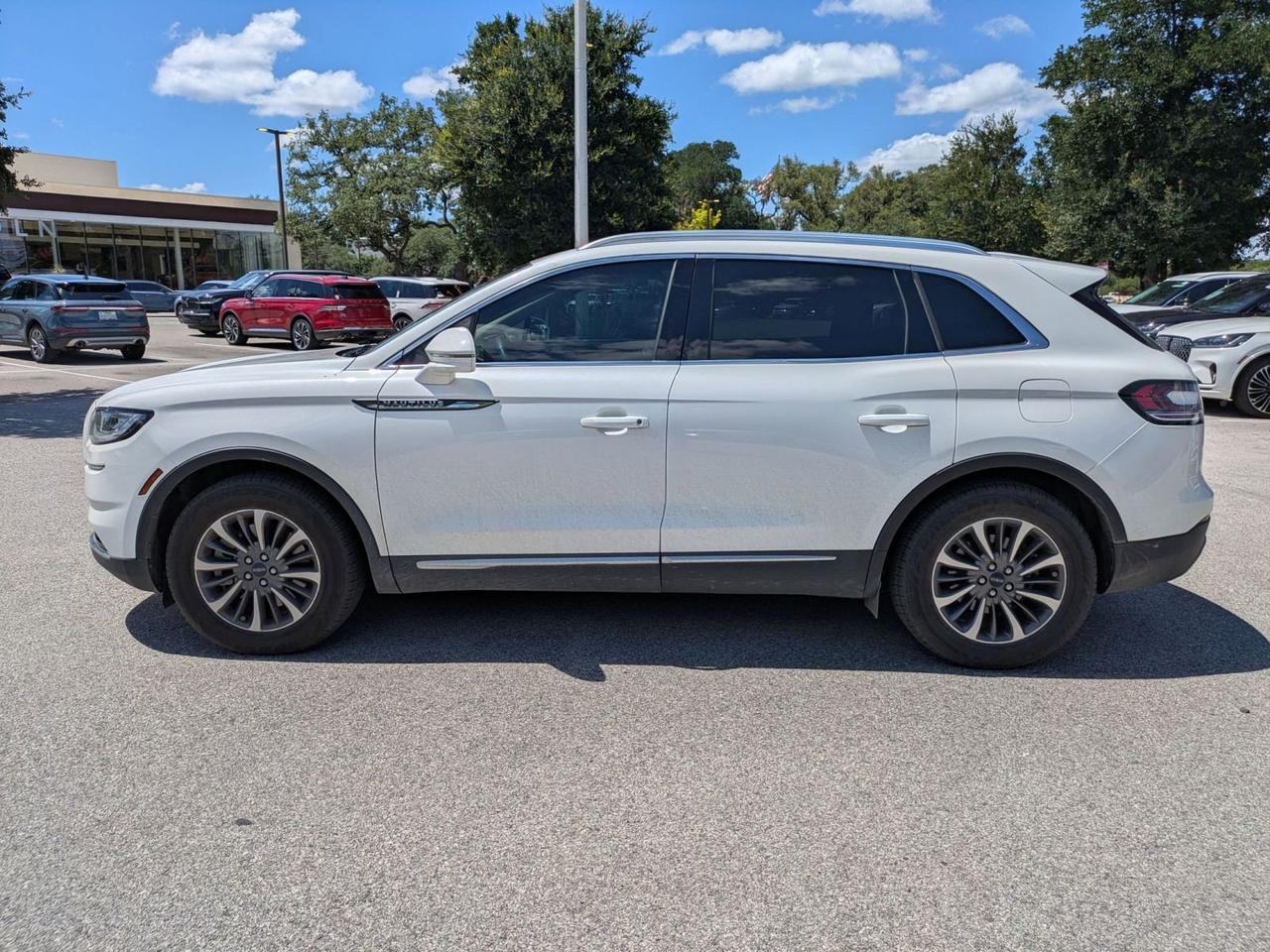 2022 Lincoln Nautilus Standard