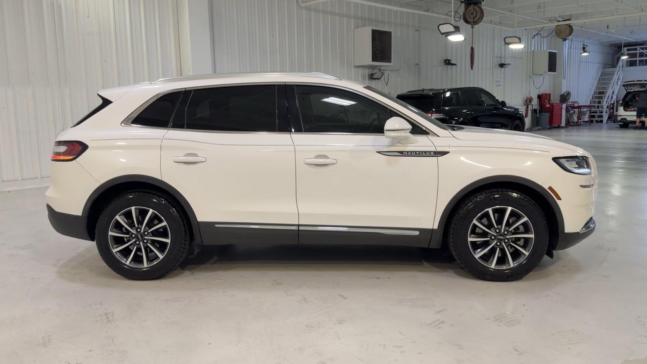 2022 Lincoln Nautilus Standard