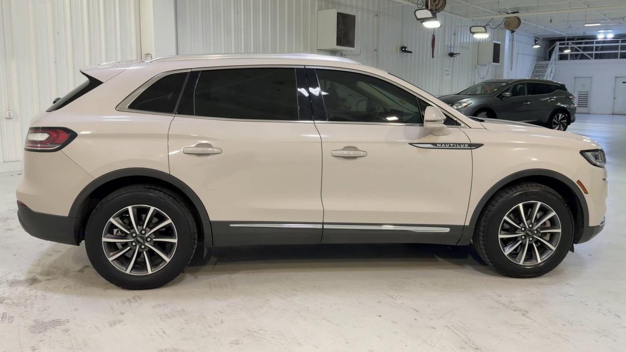 2022 Lincoln Nautilus Standard