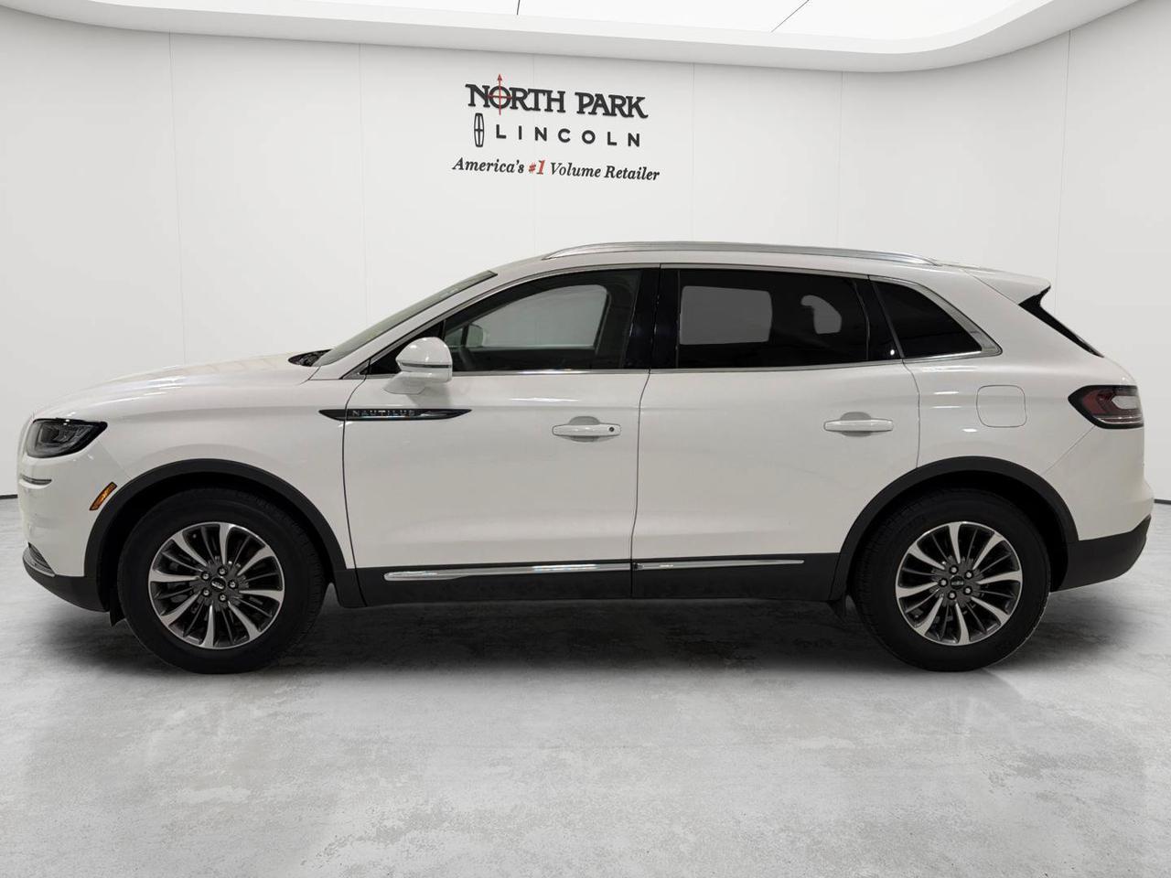 2022 Lincoln Nautilus Standard