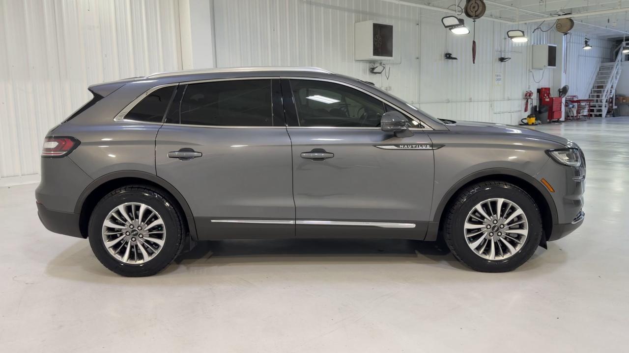 2022 Lincoln Nautilus Standard