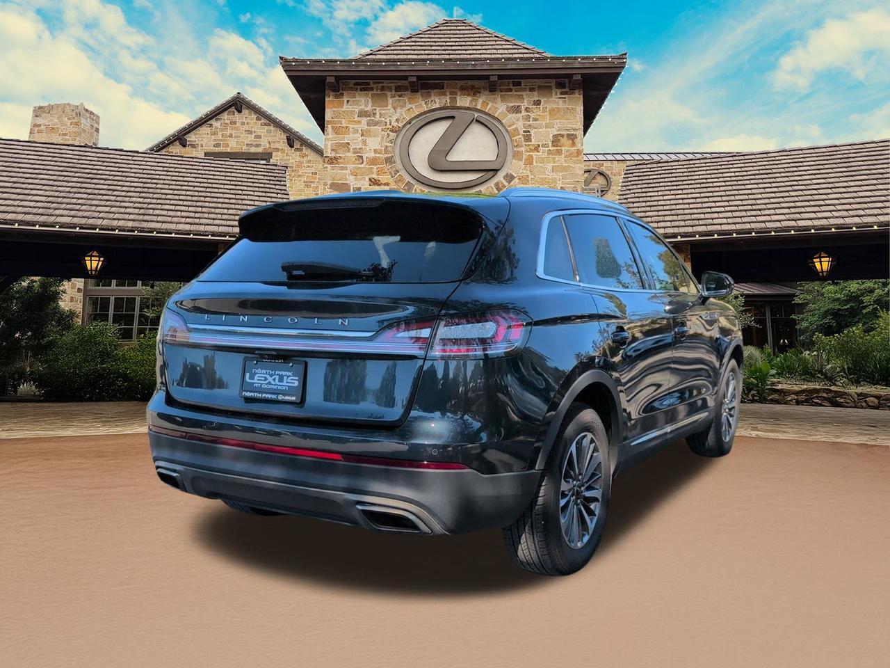 2022 Lincoln Nautilus Standard