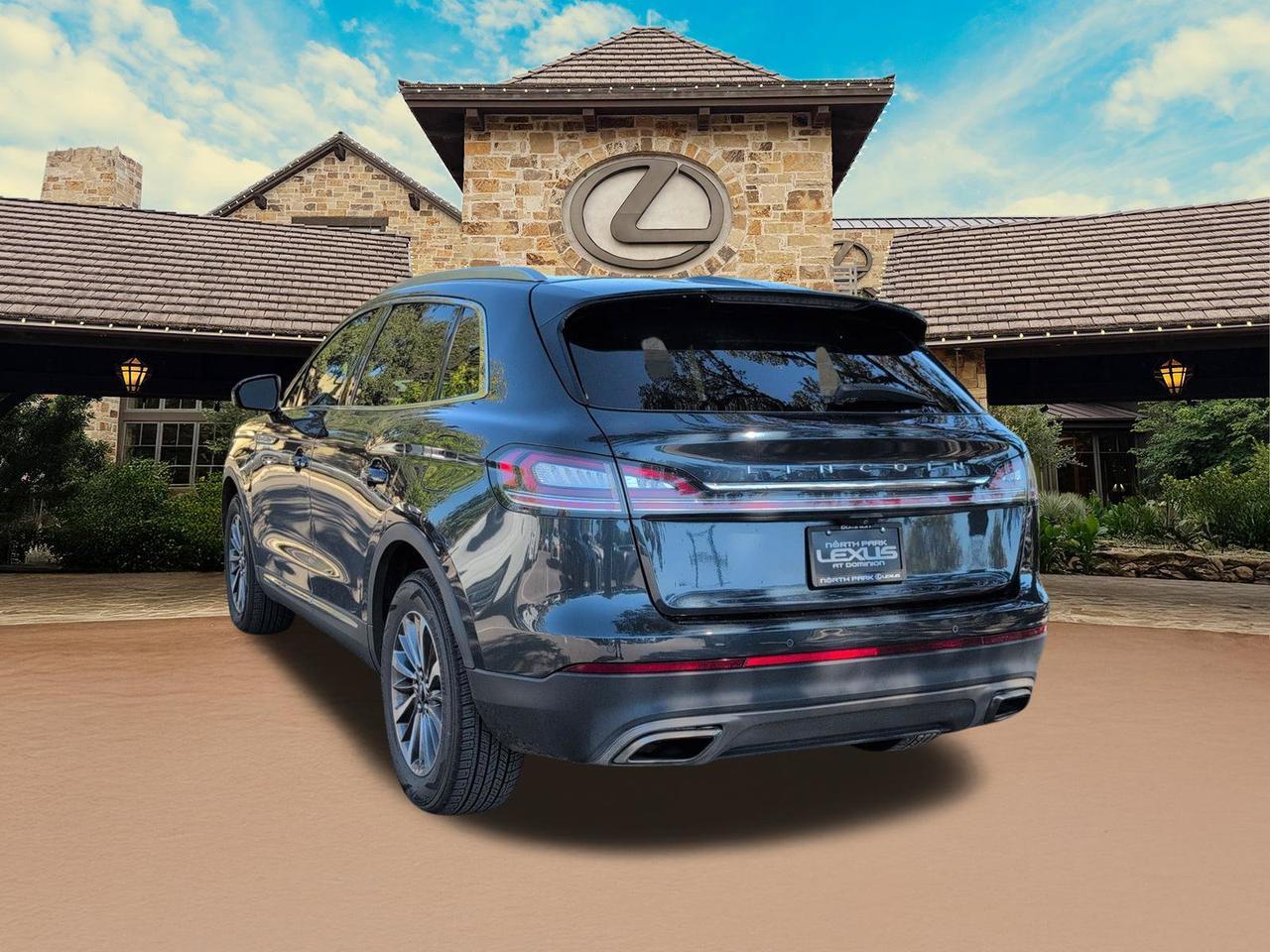 2022 Lincoln Nautilus Standard