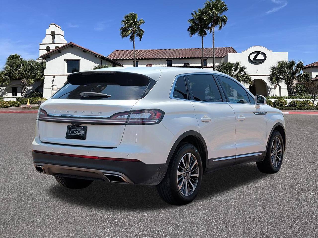 2022 Lincoln Nautilus Standard