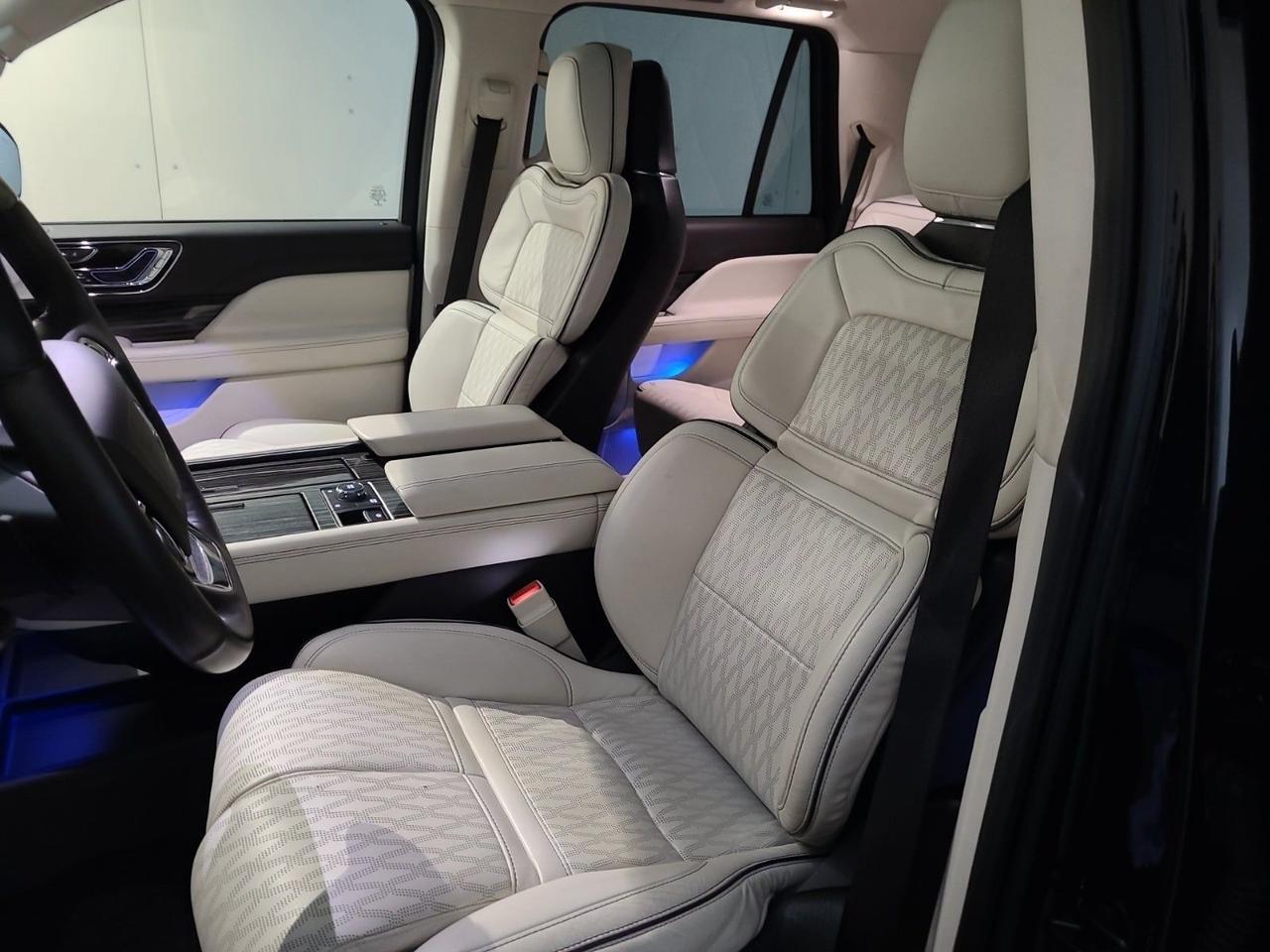 2022 Lincoln Navigator Black Label Panoramic Roof Ventilated Seats Portland OR