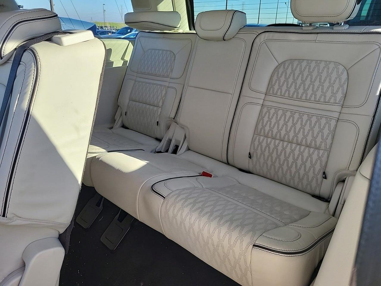 2022 Lincoln Navigator Black Label Panoramic Roof Ventilated Seats Portland OR