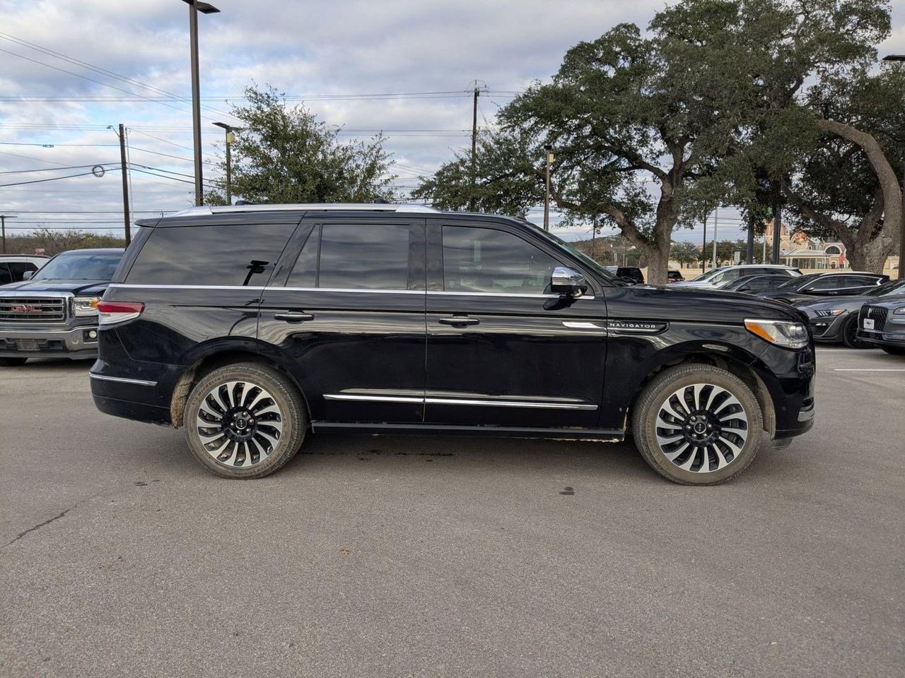 2022 Lincoln Navigator Black Label