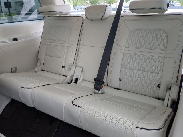 2022 Lincoln Navigator Black Label