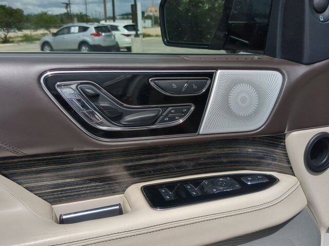 2022 Lincoln Navigator Black Label