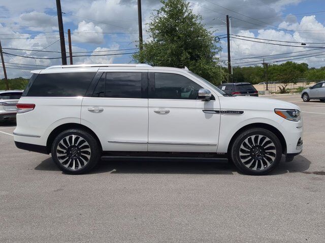 2022 Lincoln Navigator Black Label