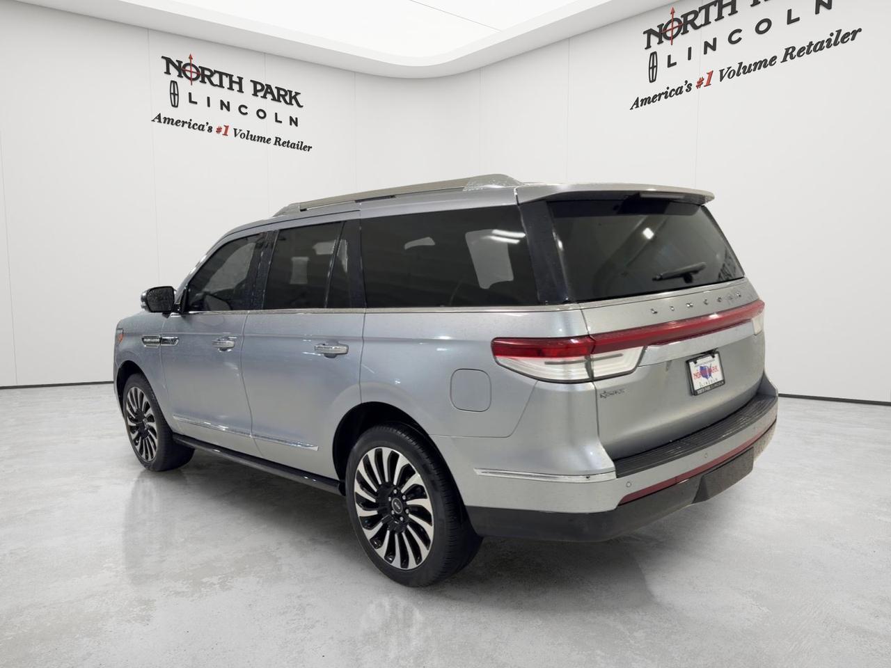 2022 Lincoln Navigator Black Label