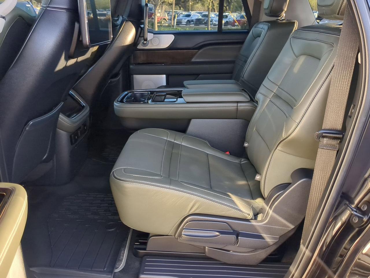 2022 Lincoln Navigator L Black Label