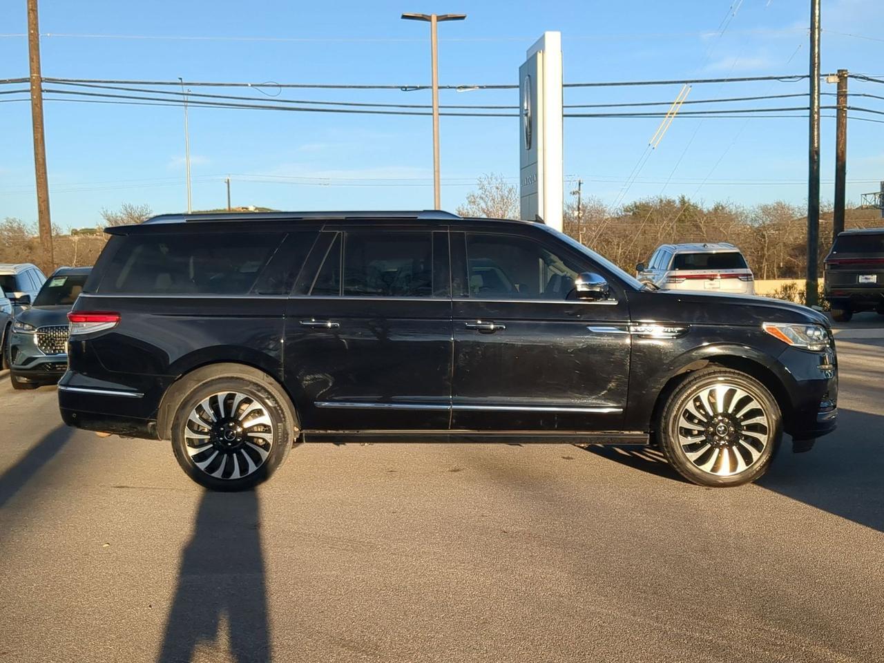 2022 Lincoln Navigator L Black Label