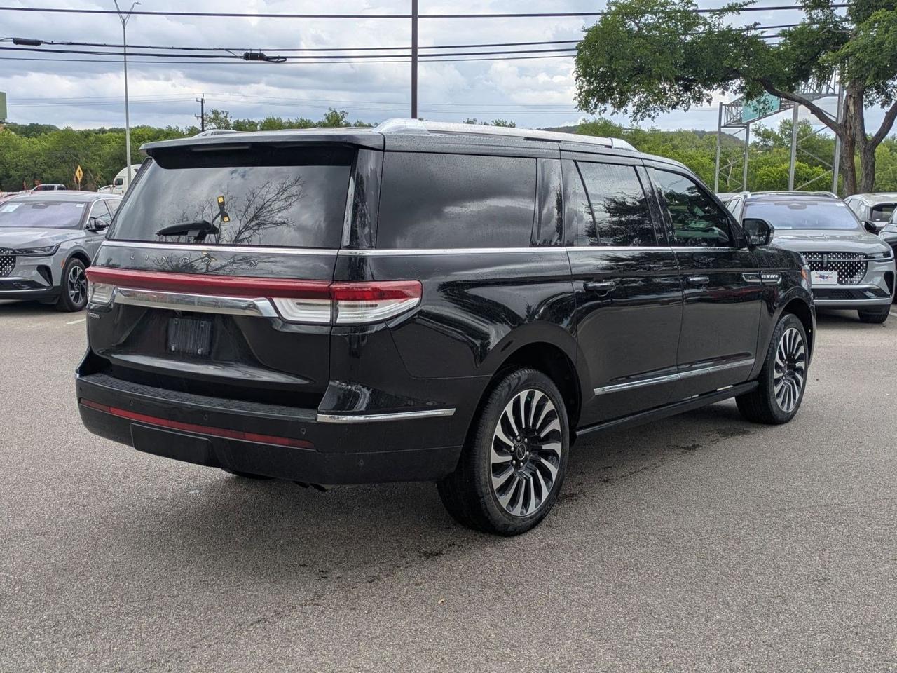 2022 Lincoln Navigator L Black Label