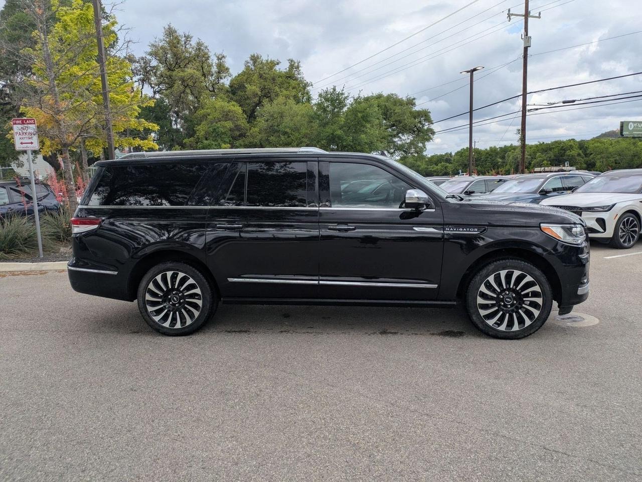 2022 Lincoln Navigator L Black Label