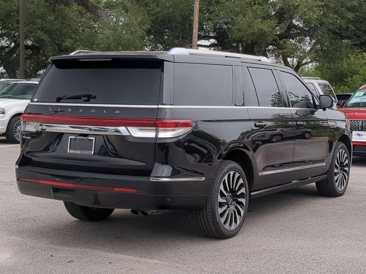 2022 Lincoln Navigator L Black Label