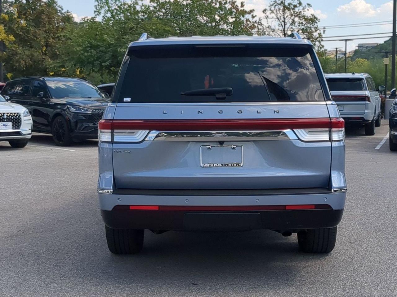 2022 Lincoln Navigator L Black Label
