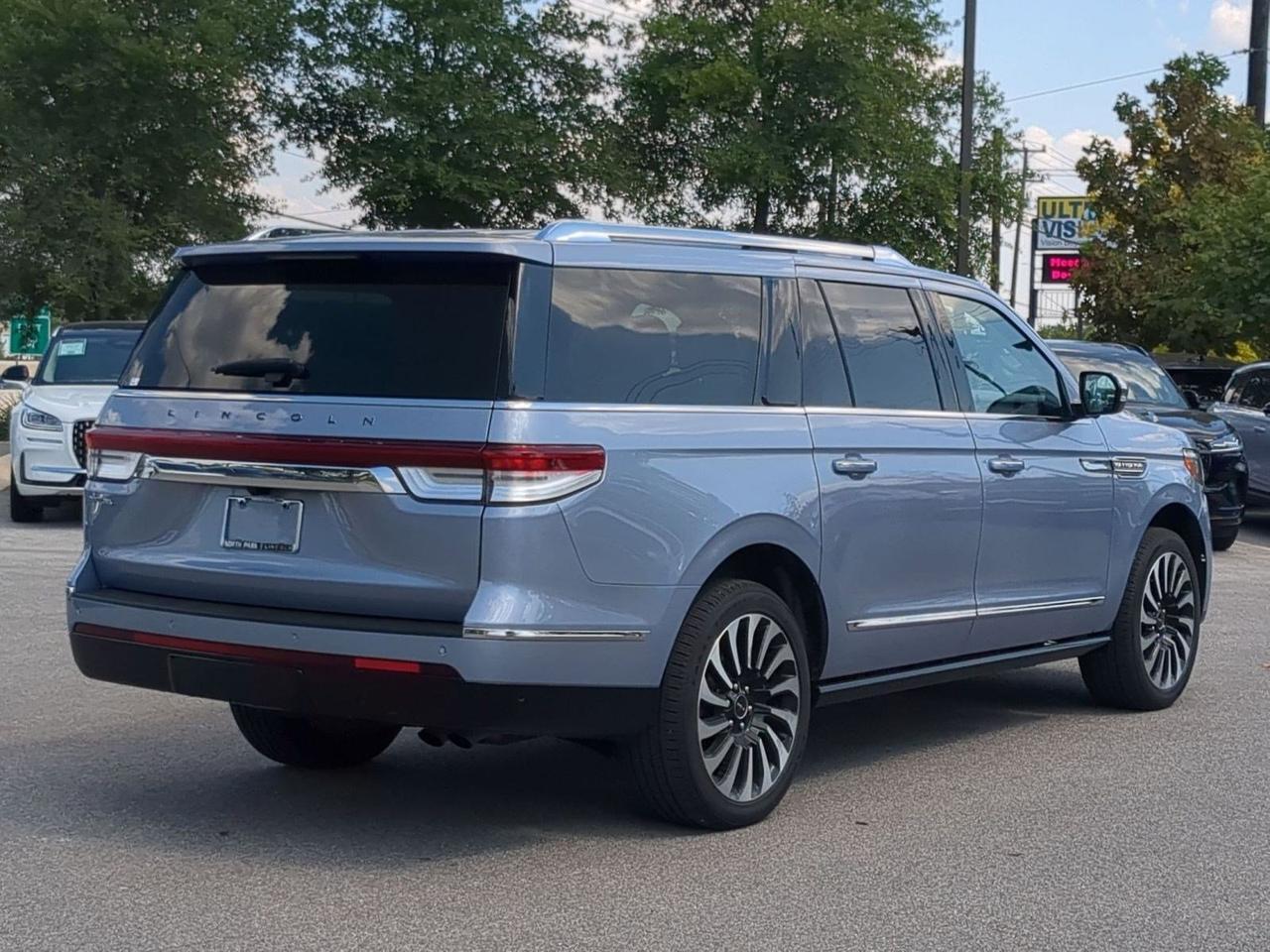 2022 Lincoln Navigator L Black Label