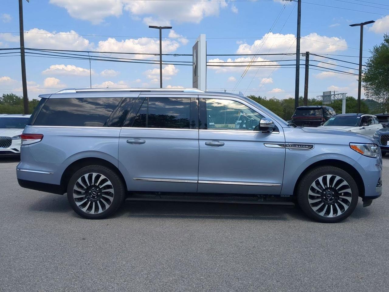 2022 Lincoln Navigator L Black Label