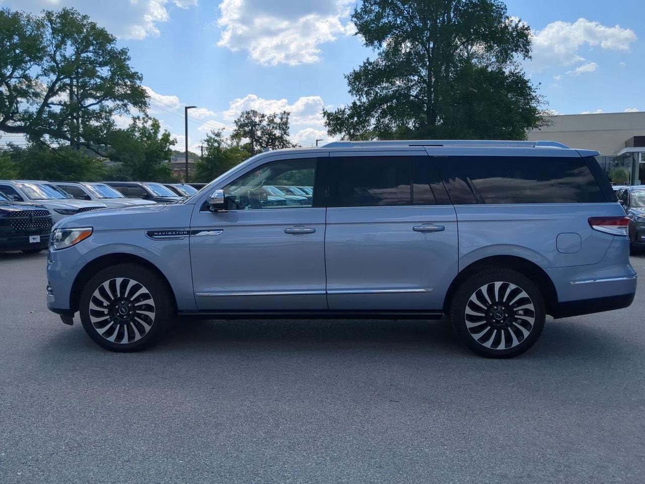 2022 Lincoln Navigator L Black Label
