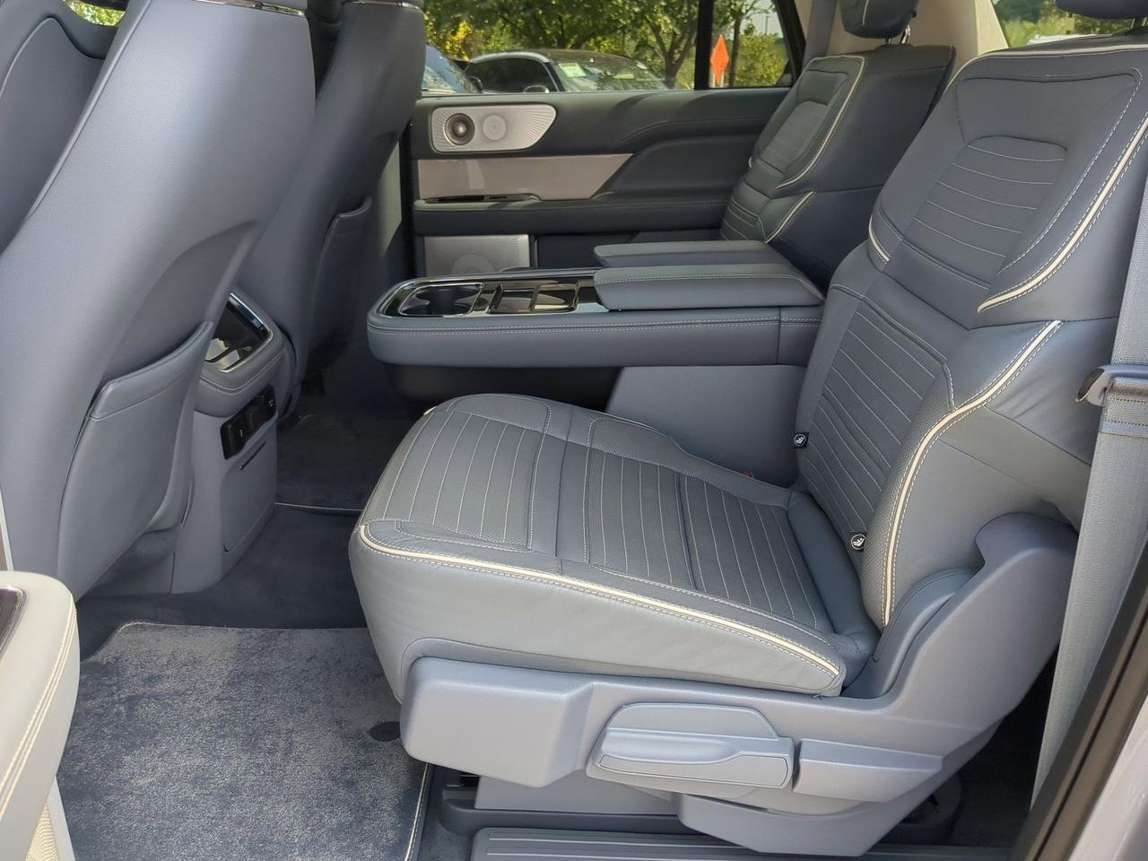 2022 Lincoln Navigator L Black Label