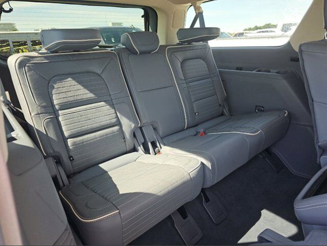 2022 Lincoln Navigator L Black Label