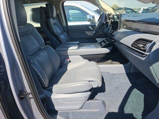 2022 Lincoln Navigator L Black Label