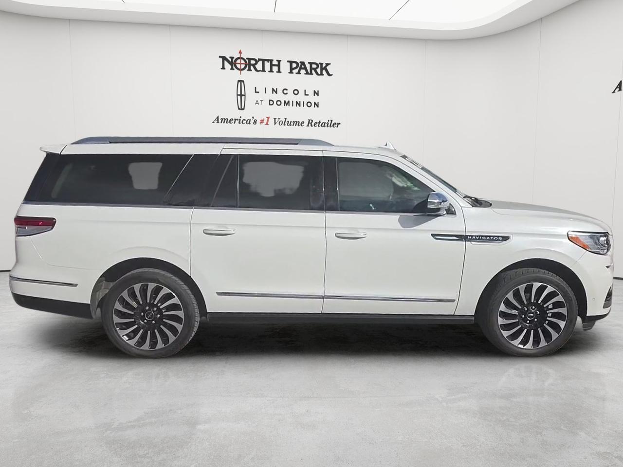 2022 Lincoln Navigator L Black Label