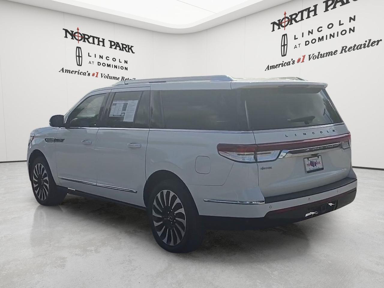 2022 Lincoln Navigator L Black Label