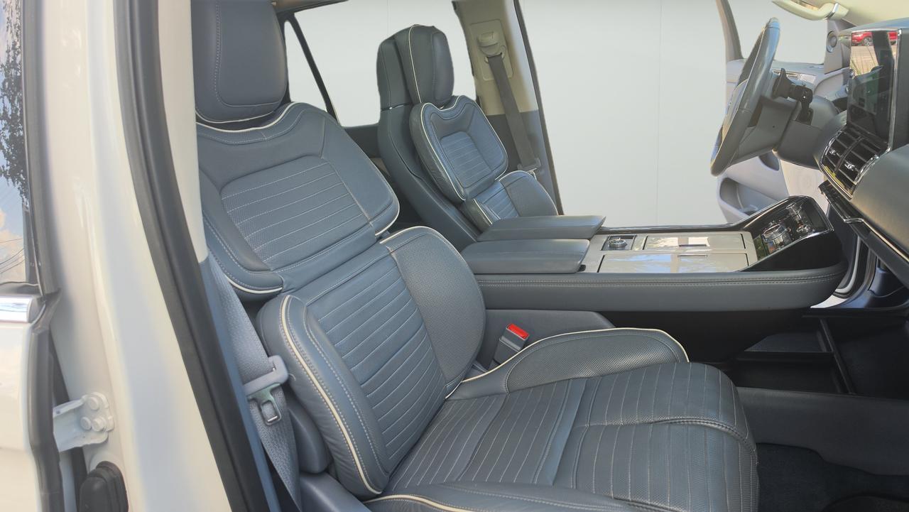 2022 Lincoln Navigator L Black Label