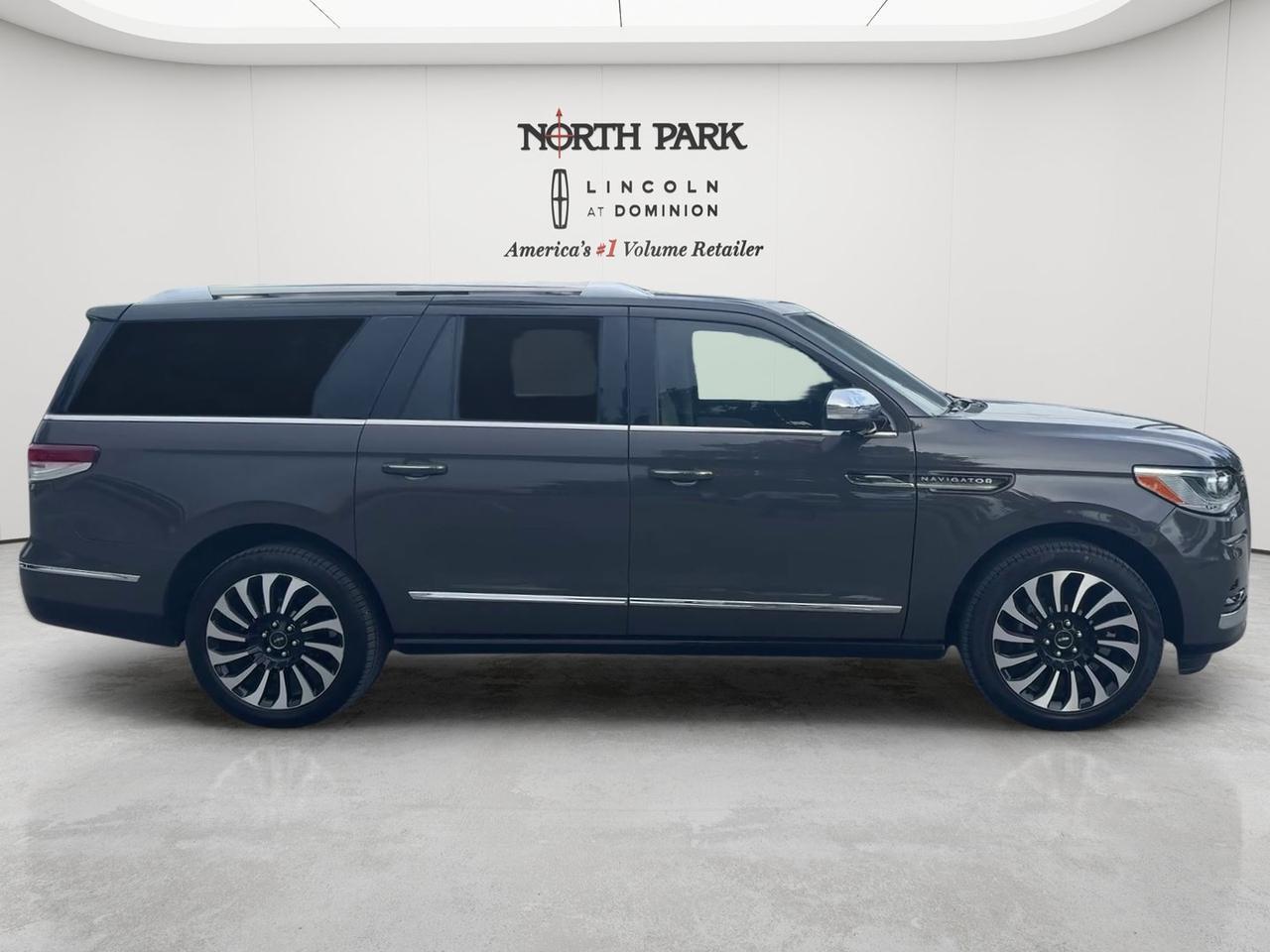 2022 Lincoln Navigator L Black Label