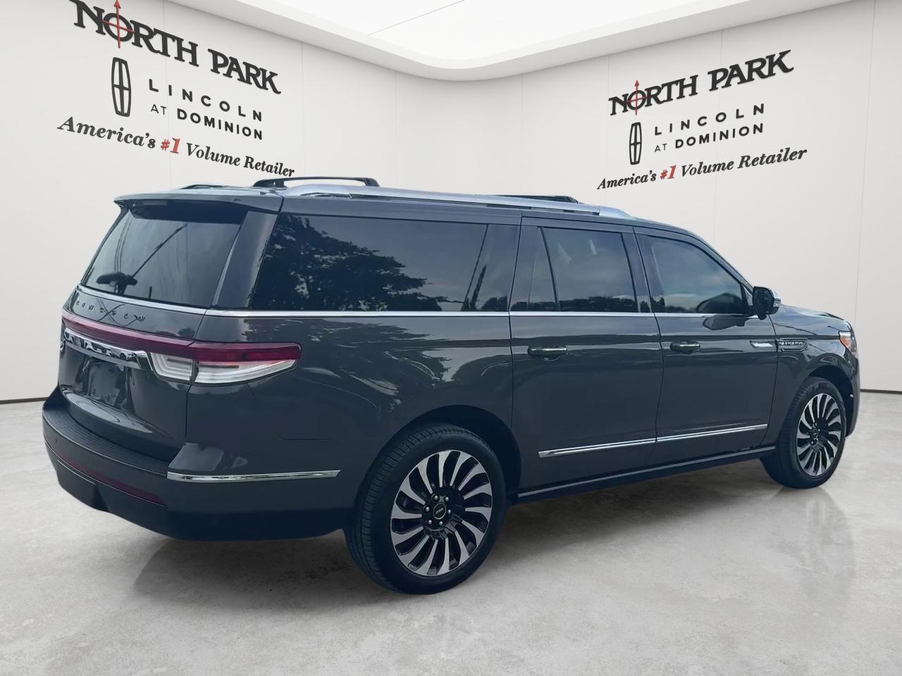 2022 Lincoln Navigator L Black Label