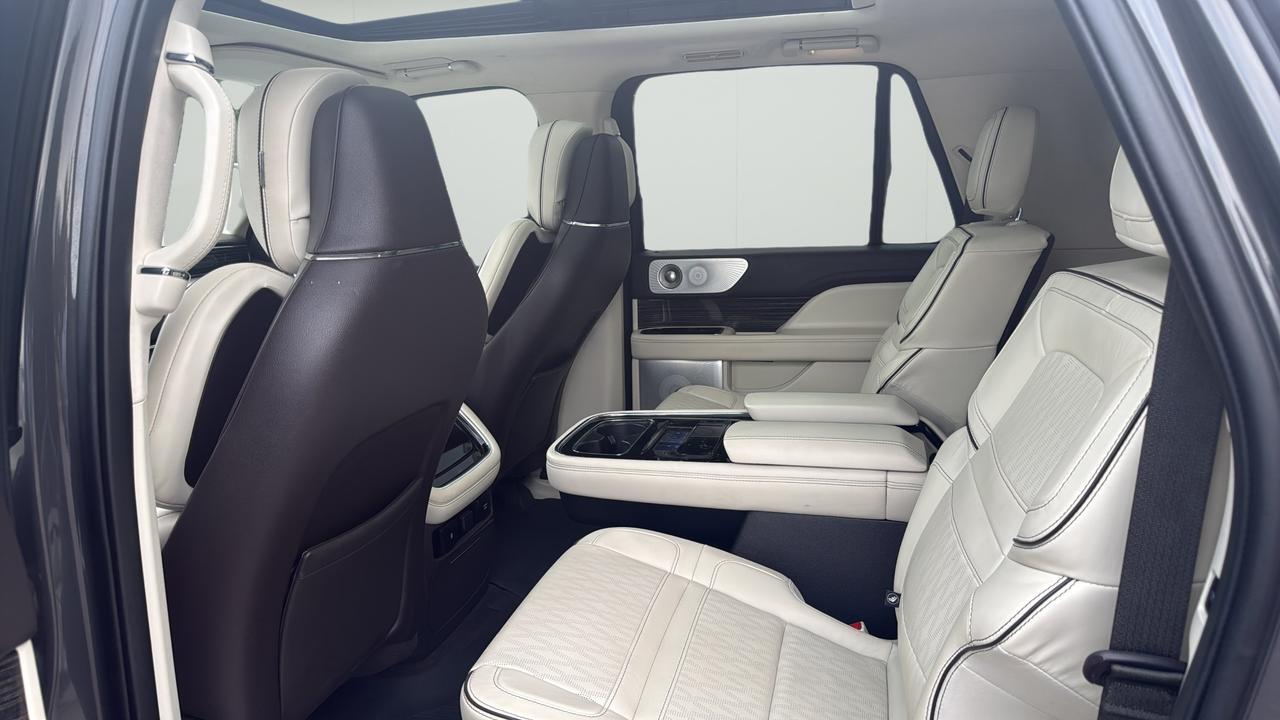 2022 Lincoln Navigator L Black Label
