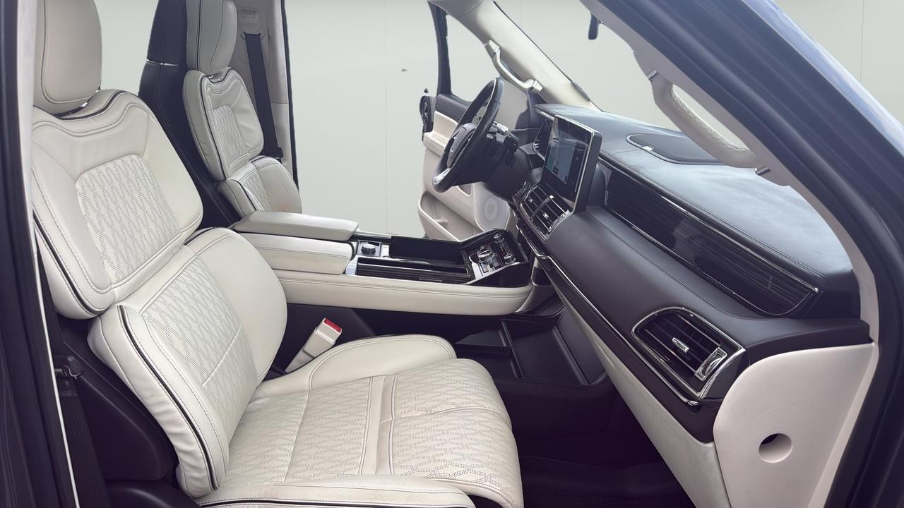 2022 Lincoln Navigator L Black Label