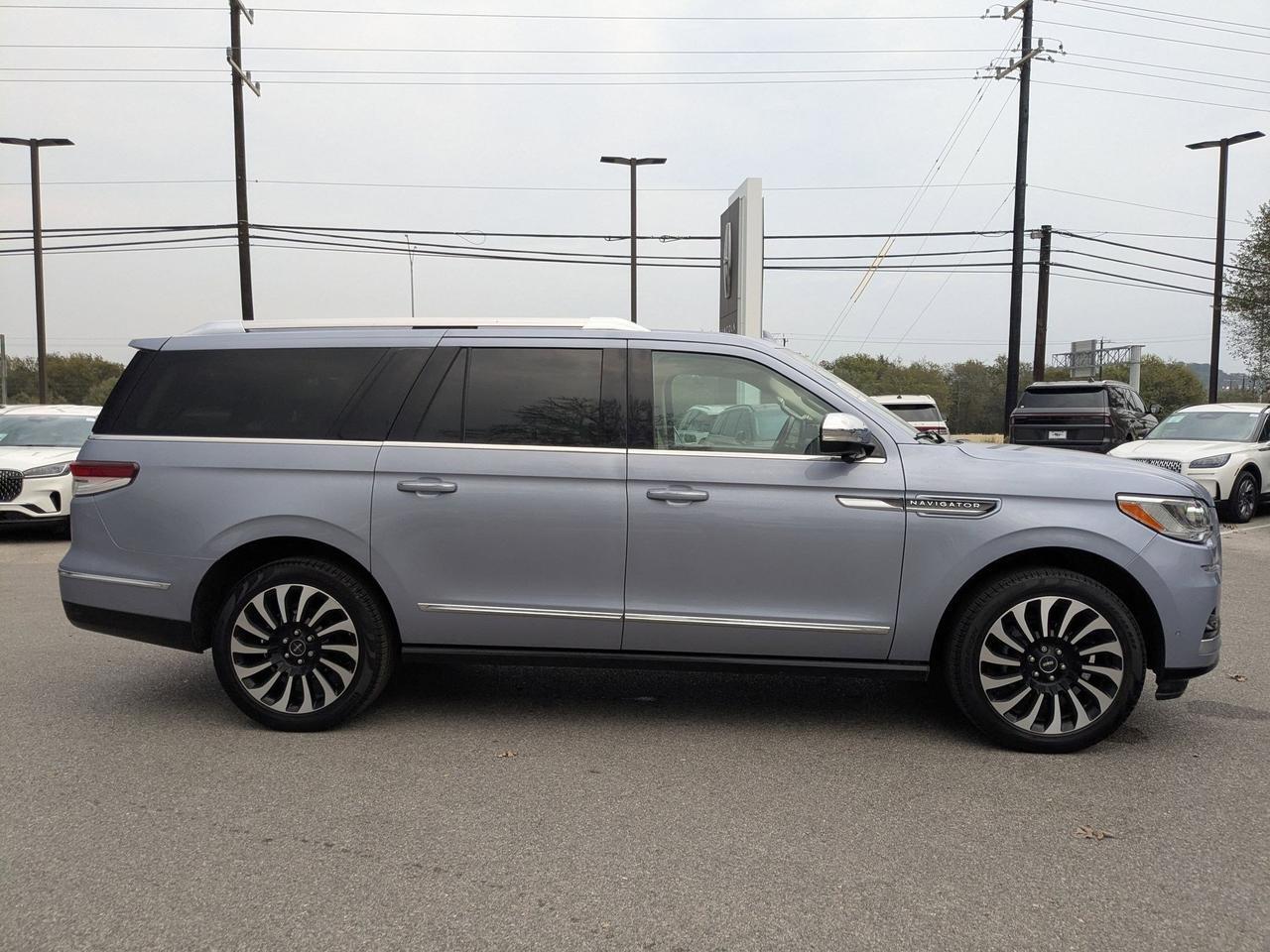 2022 Lincoln Navigator L Black Label