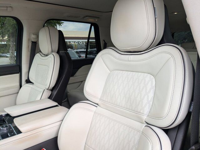2022 Lincoln Navigator L Black Label