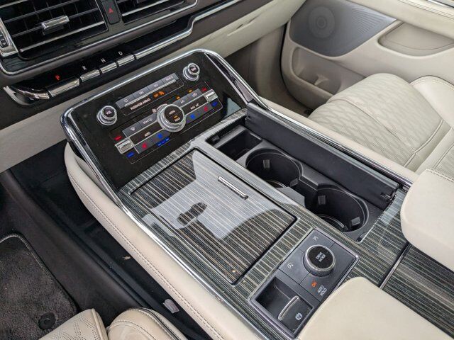 2022 Lincoln Navigator L Black Label