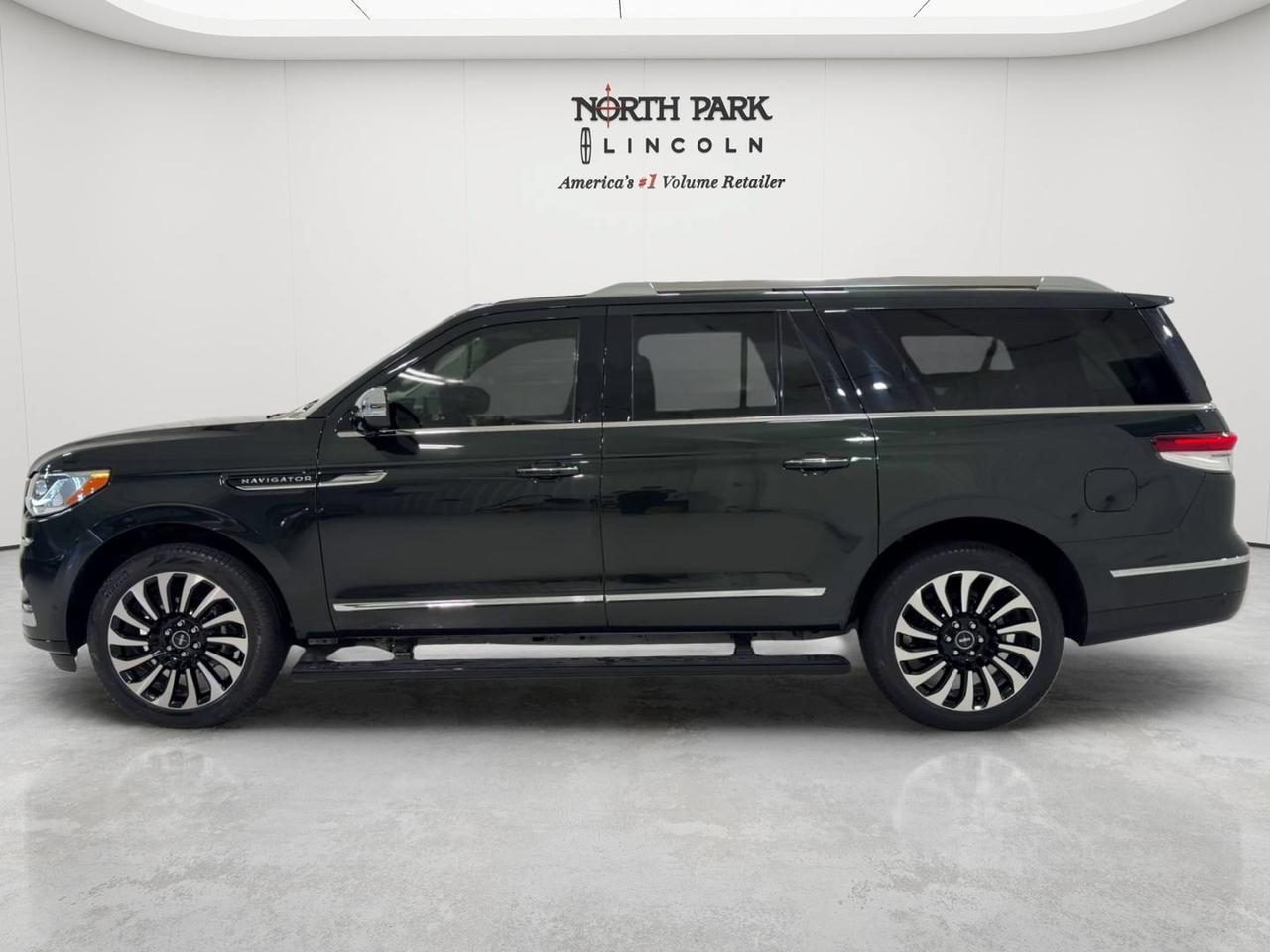 2022 Lincoln Navigator L Black Label