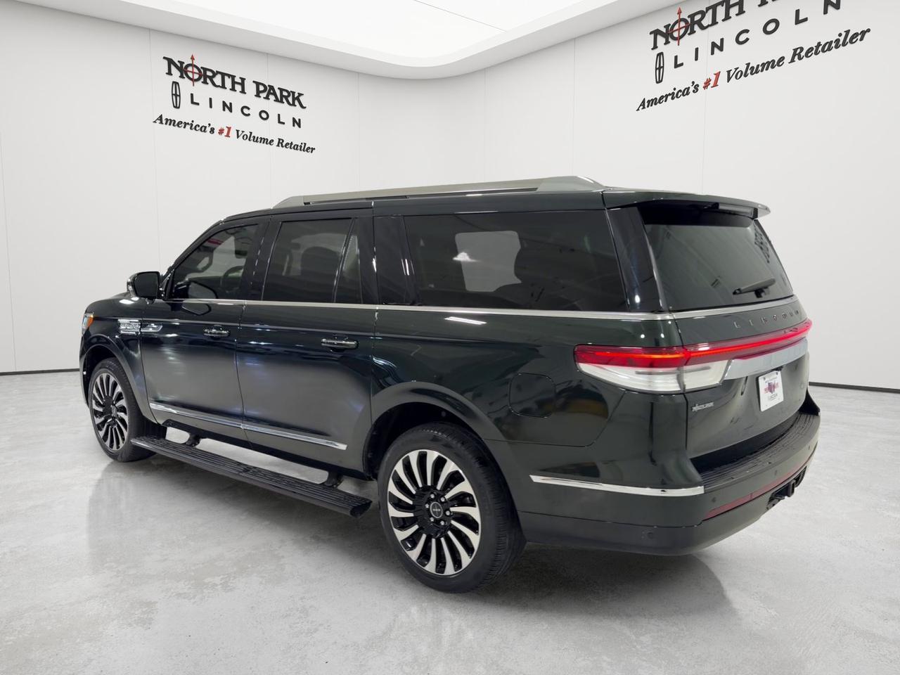 2022 Lincoln Navigator L Black Label