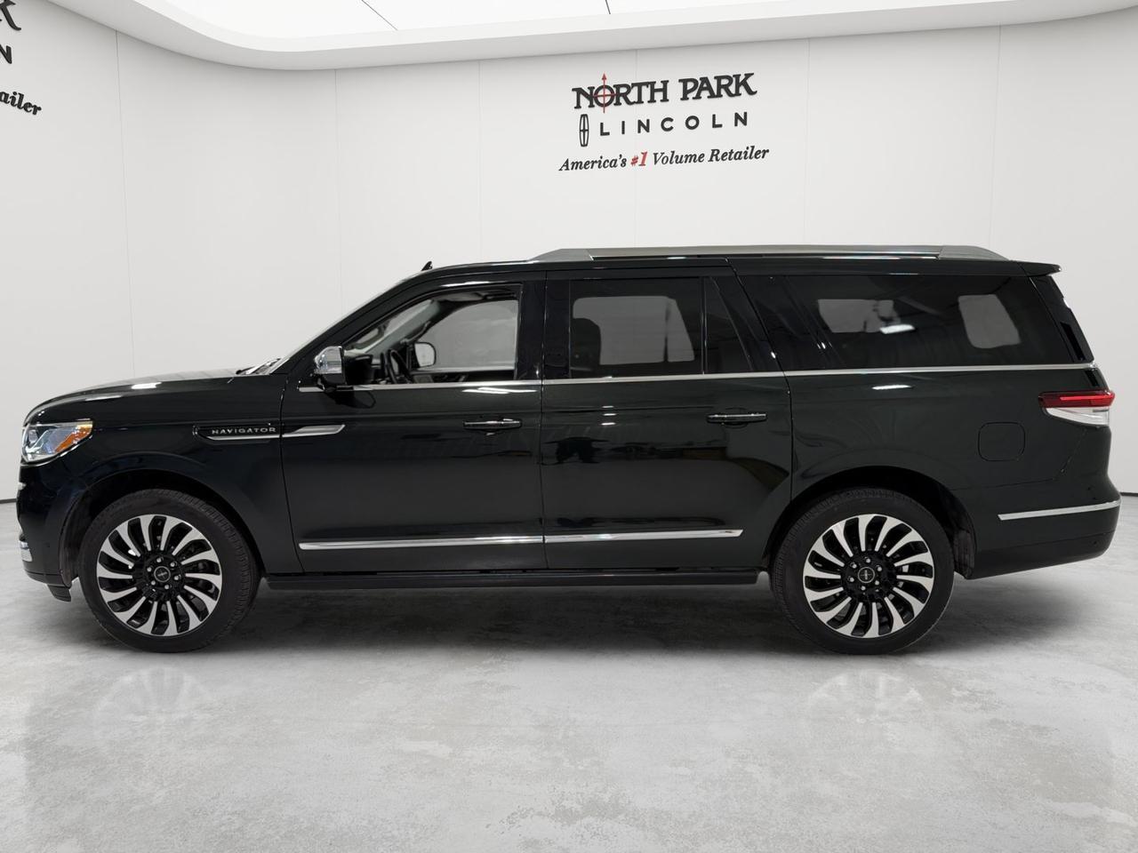 2022 Lincoln Navigator L Black Label