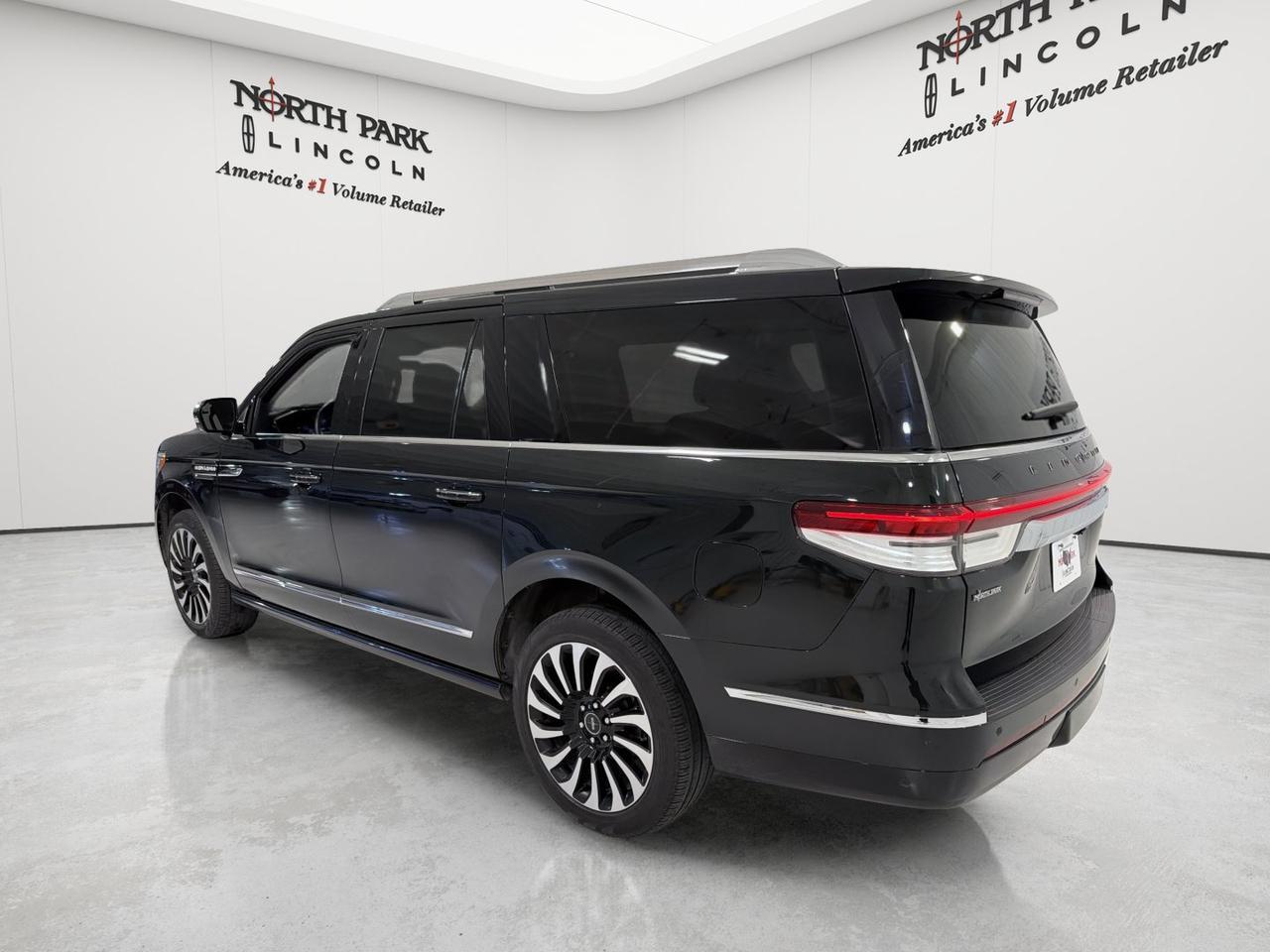2022 Lincoln Navigator L Black Label