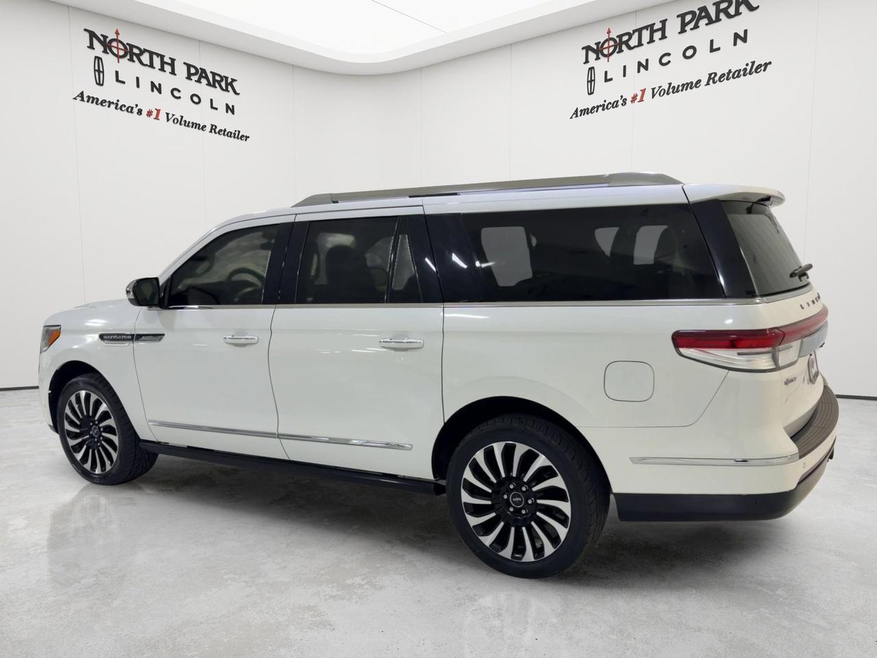 2022 Lincoln Navigator L Black Label