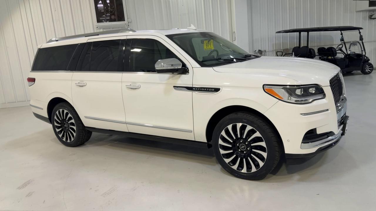 2022 Lincoln Navigator L Black Label